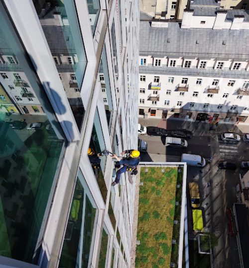 Alpinistyczne mycie szyb